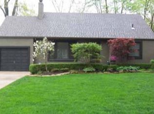 6801 Granada Ln, Prairie Village, KS 66208