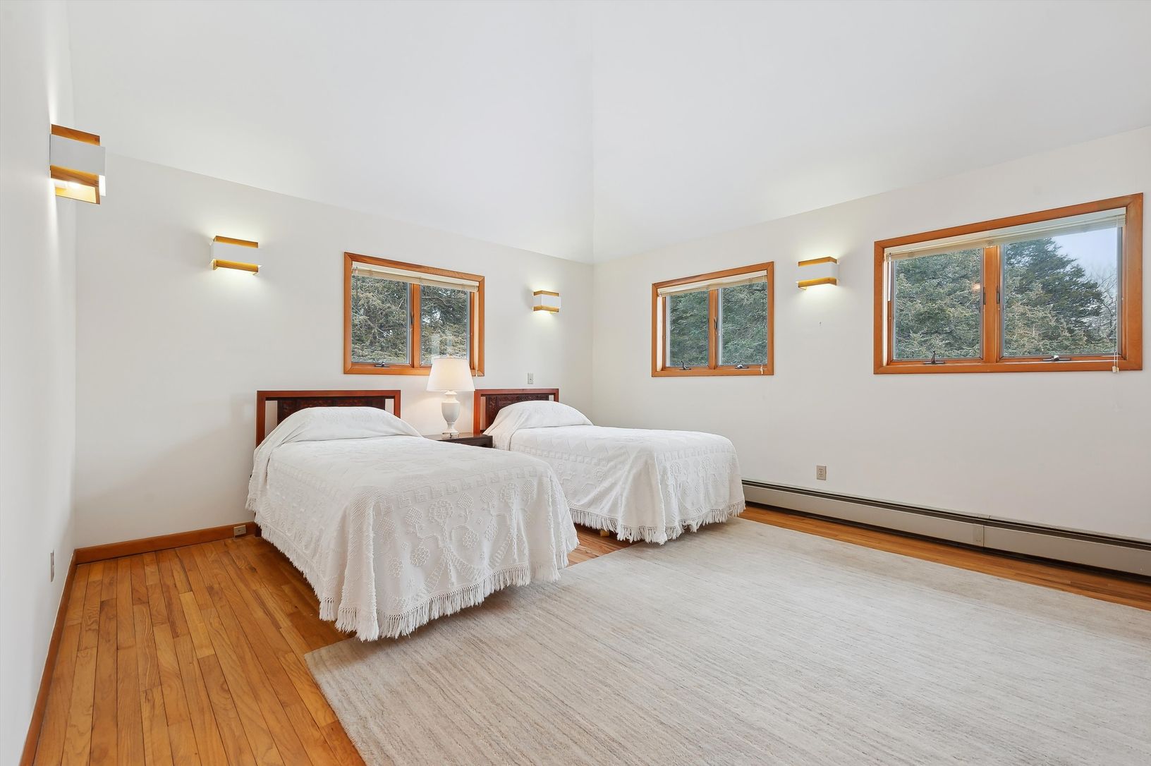  1st Floor Back Bedroom Suite