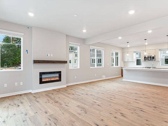 5th image of 13730 Manor Way #D1