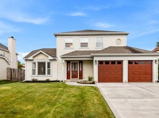 22 Fillmore Ln, Streamwood, IL