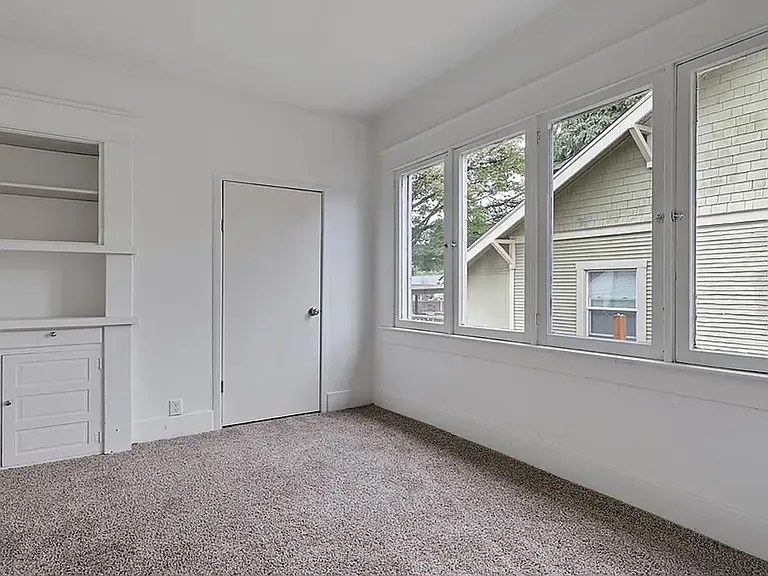 812 SW 11th St #3 — Photo 9