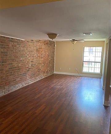 2nd image of 1602 Chimney Wood Ln