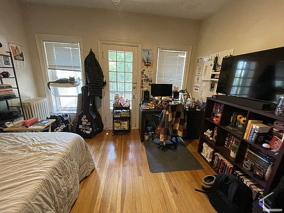 4th image of 15 Radcliffe Rd #4D