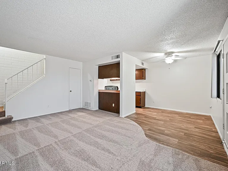 3959 W Palomino Rd — Photo 6