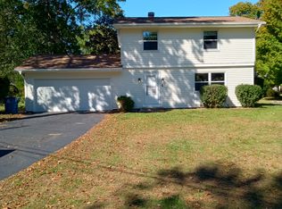 4 Crosby Dr, Battle Creek, MI 49014