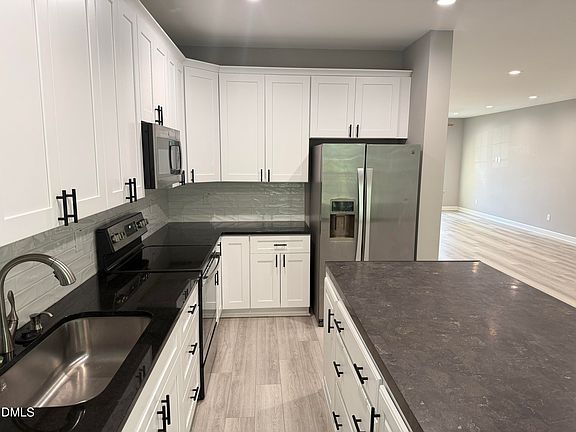 4th image of 119 Beechleaf Ct