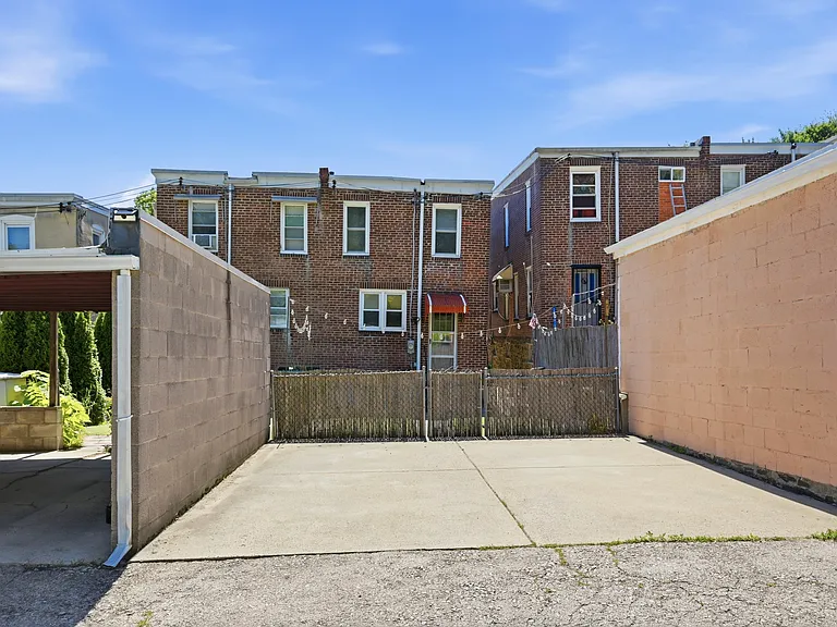 4611 Silverwood St — Photo 14