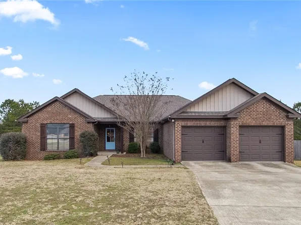 12151 Autumn Leaves Trl, Northport, AL 35473