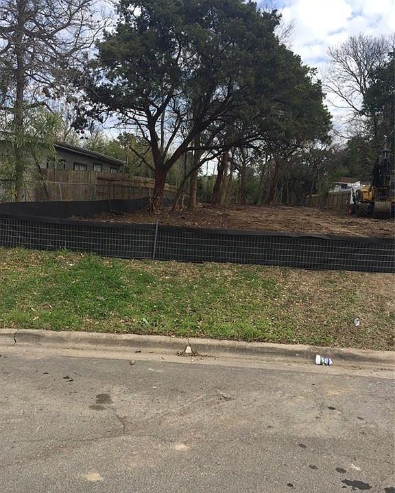2nd image of 1197 Greenwood Ave