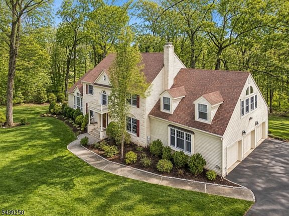 2nd image of 6 Bluebird Ct