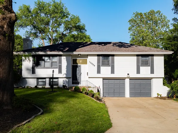 12809 Manchester Ave, Grandview, MO 64030