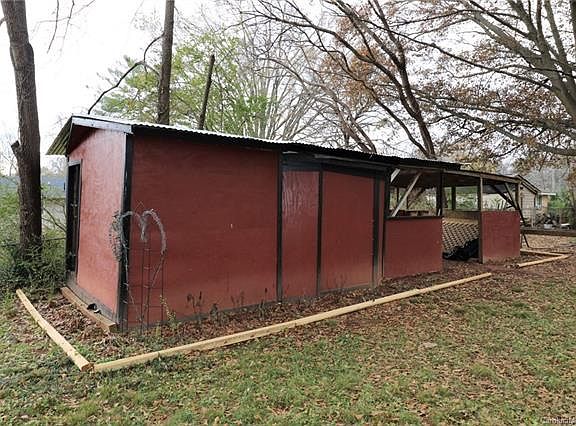 2nd image of 2413 Middleton Dr