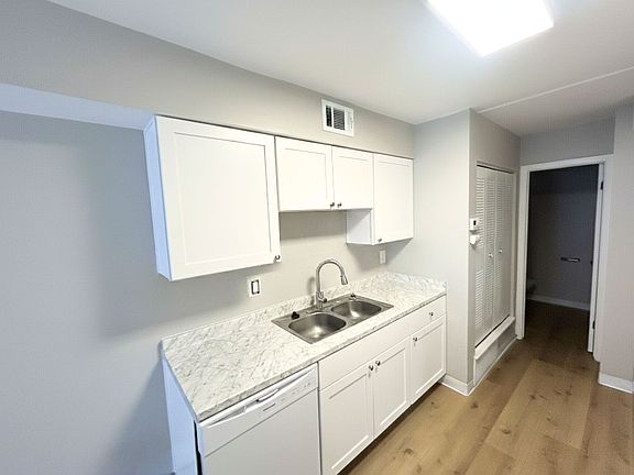 3rd image of 4373 Bonita Dr #2