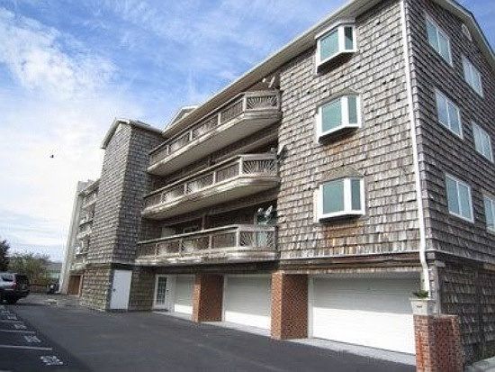 2nd image of 306 S Lake Park Blvd APT 302