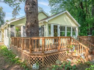 2641 E Bombay Rd, Midland, MI 48642