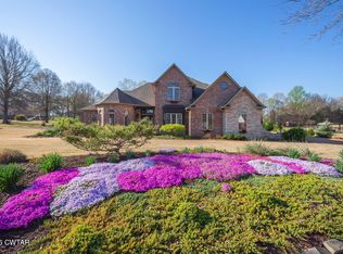 57 Rolling Oaks Dr, Humboldt, TN 38343