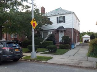 18519 80th Rd, Jamaica, NY 11432