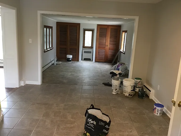 Eat in portion of kitchen