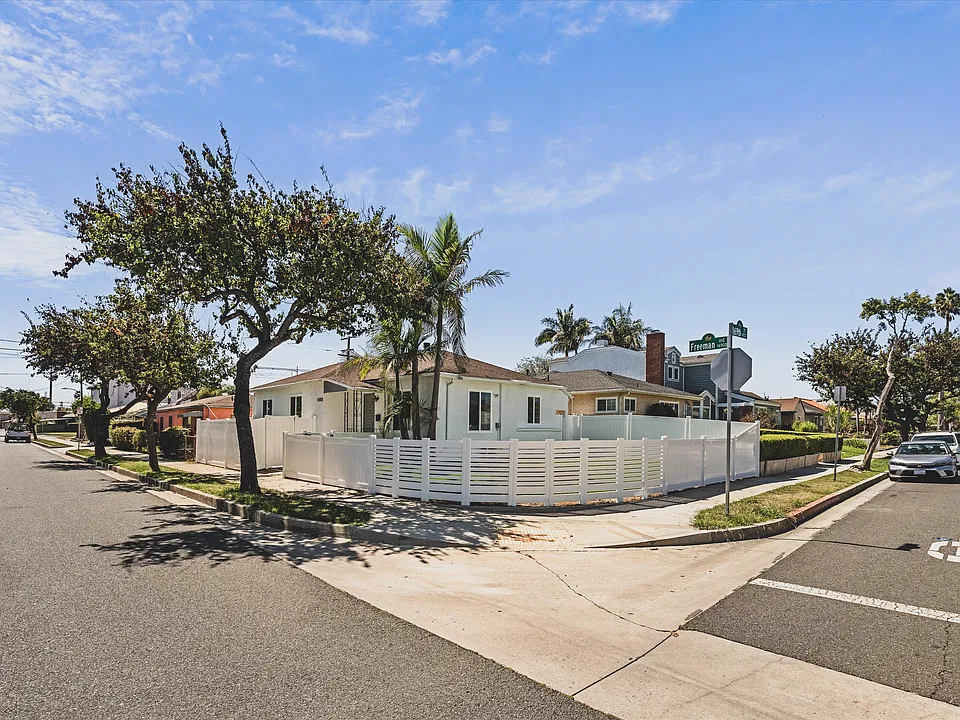 16903 Freeman Ave