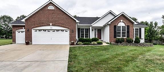 Impeccably maintained ranch home in the Summit Park neighborhood