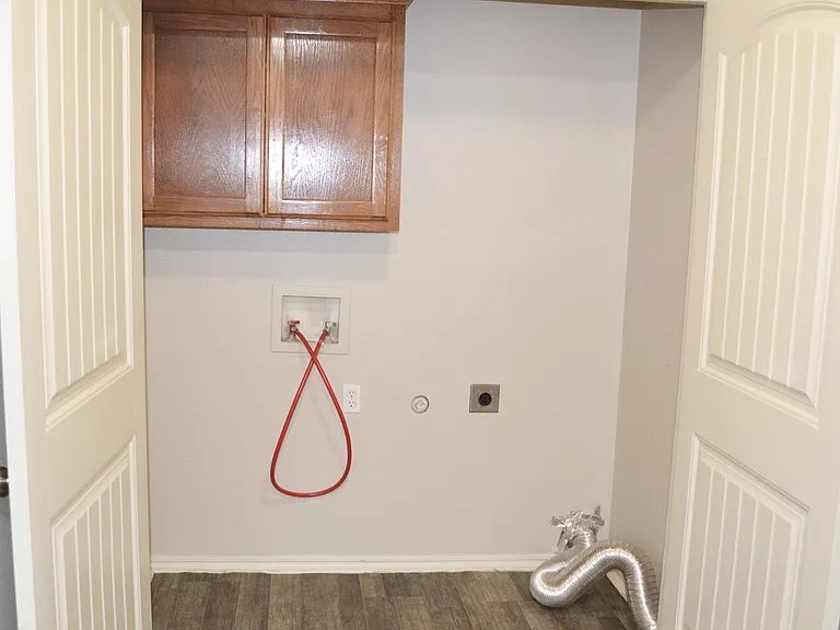 Sydney Court Townhomes — Photo 34