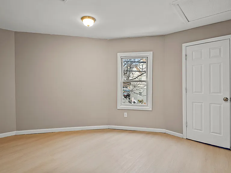 113 E Main St #2 — Photo 16