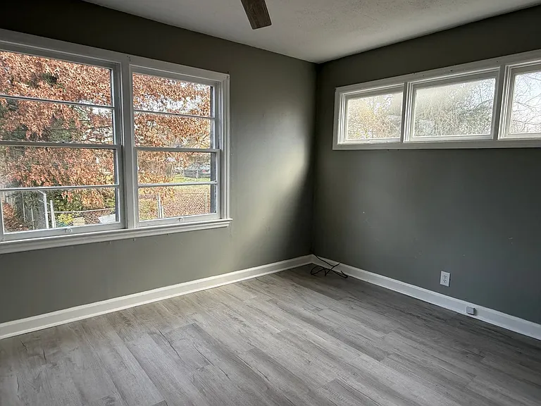 221 Taylor St — Photo 16