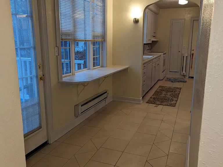 1524 E 1st Ave #2 — Photo 3