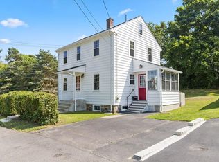 4 Glancy Ln, Dedham, MA 02026