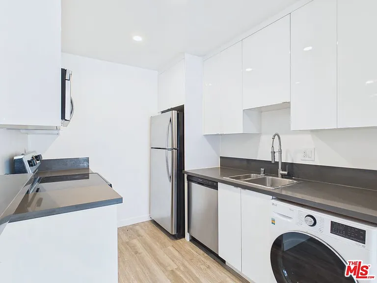 11825 National Blvd #4 — Photo 4