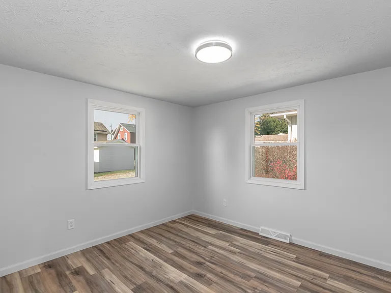 1143 Ardmore Ave SW — Photo 8