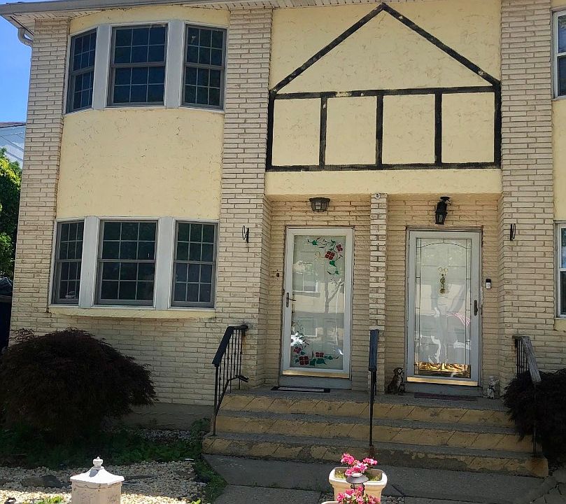 1st image of 97 Carlyle Grn
