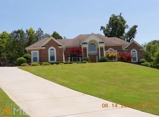 530 Ramblewood Dr, Fayetteville, GA 30214