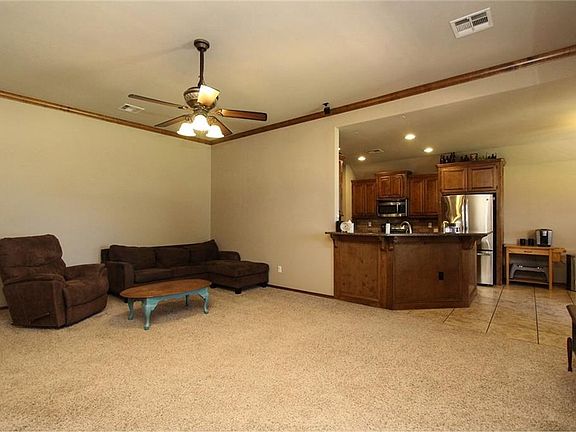 5th image of 2101 Wheatfield Ave