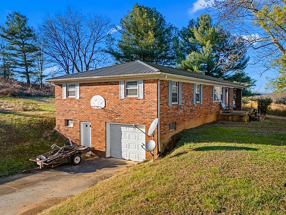 2nd image of 1807 Needmore Rd