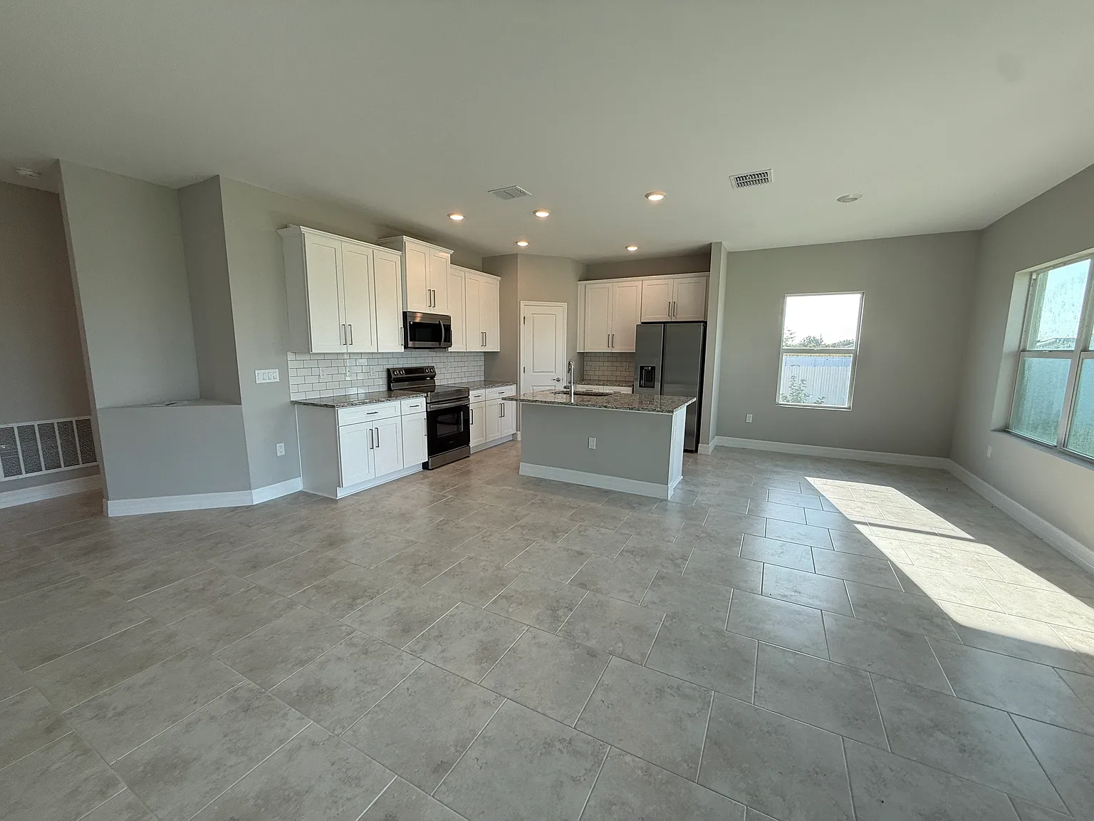 3 bed, 1706 sqft, $2,000 — Photo 3