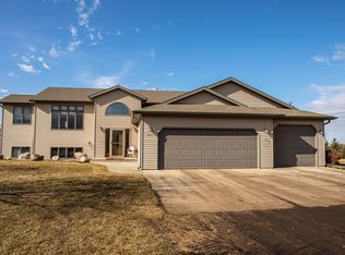 7521 Cortland Xing, Bismarck, ND 58501