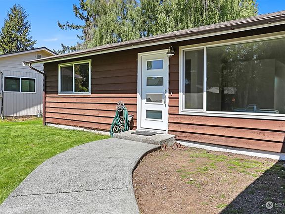 2nd image of 3831 183rd Street SW