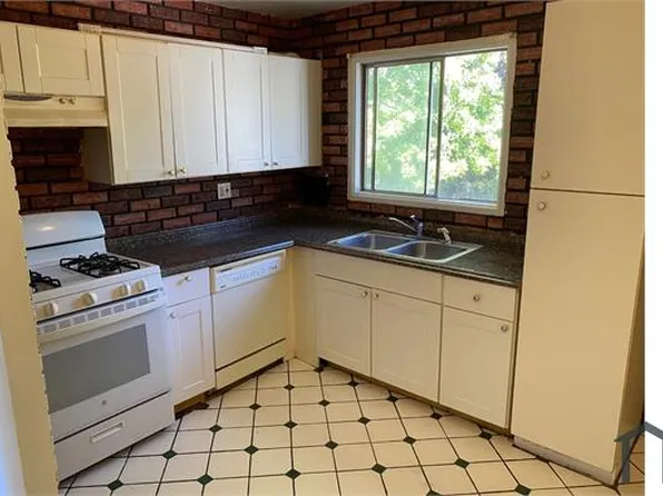 1127 Rhea Ave, Saint Louis, MO 63138