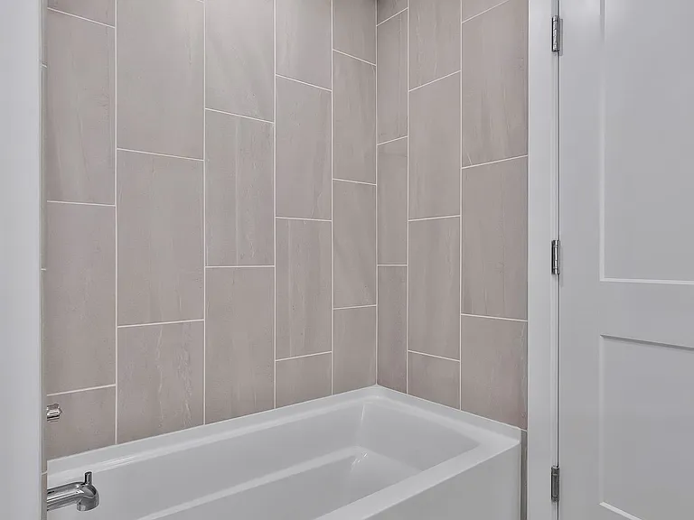 1212 Demonbreun St #1002 — Photo 11
