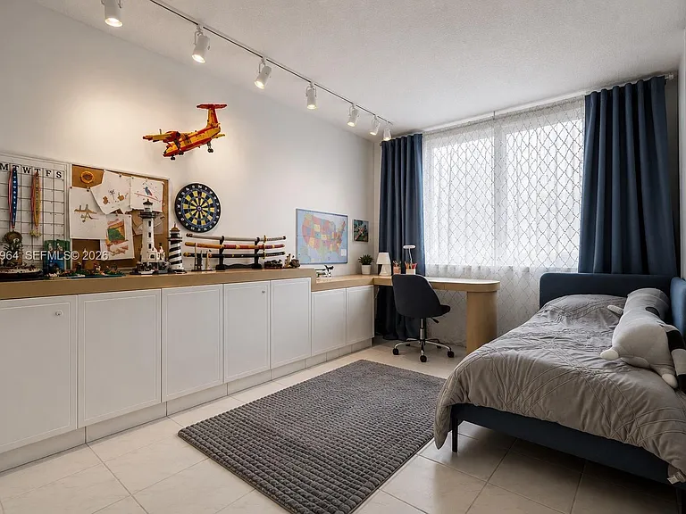 300 Bayview Dr #807 — Photo 16