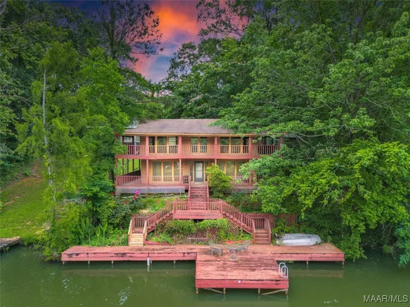 300 Elmore Rd, Titus, AL 36080