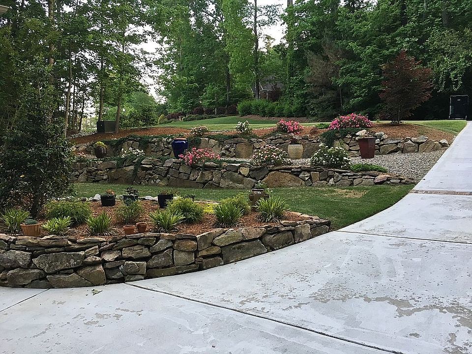 2nd image of 4032 Chaumont Dr