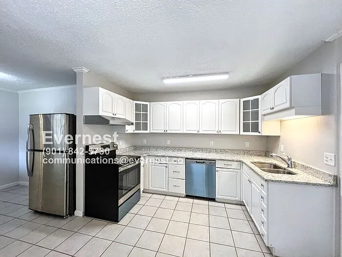 4508 Berrypick Ln S — Photo 2