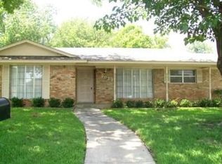 2023 Greenbriar Dr, Gainesville, TX 76240