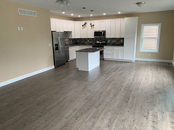 5th image of 707 Shady River Dr