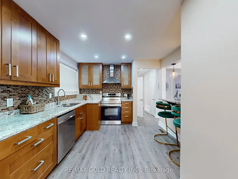 189 Kingsview Blvd — Photo 15