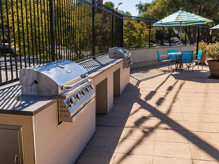 Catalina Crest Apartments — Photo 11
