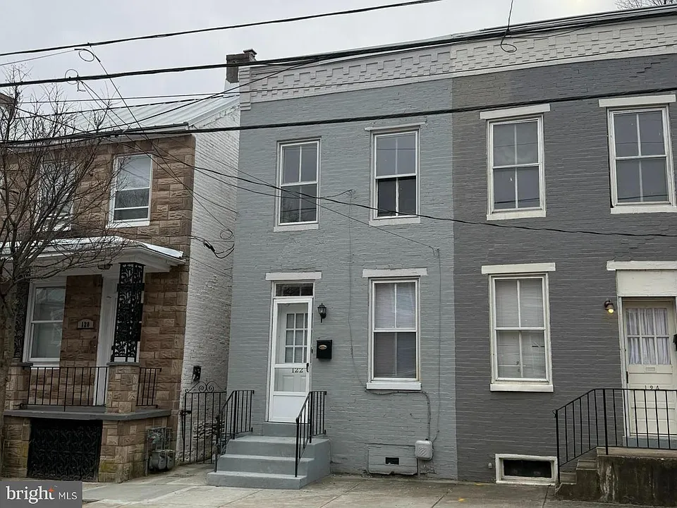 122 W All Saints St