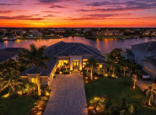 813 Manns Harbor Dr, Apollo Beach, FL 33572